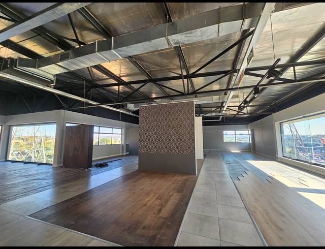 768M² SHOWROOM TO LET IN KRAMERVILLE